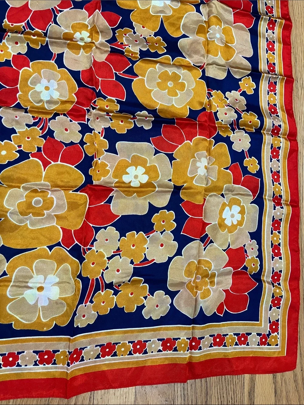 Vtg Retro Floral Flower Print Italian Acetate Scarf  30.25”x30” Bold Color ITALY